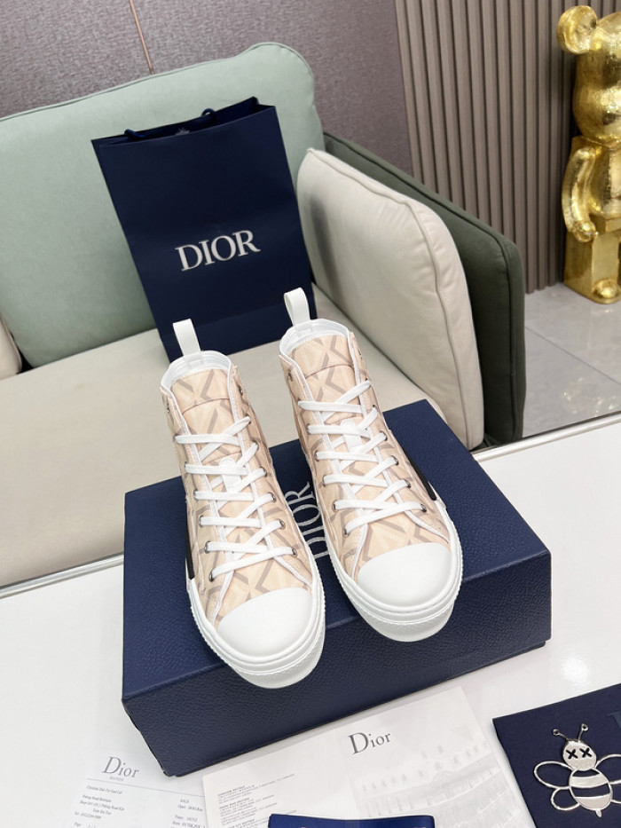 D10R B23 Oblique High Top Sneaker