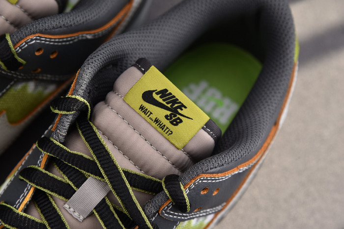 Nike SB Dunk Low HUF Wait, What!? (Friends and Family) FD8775-002
