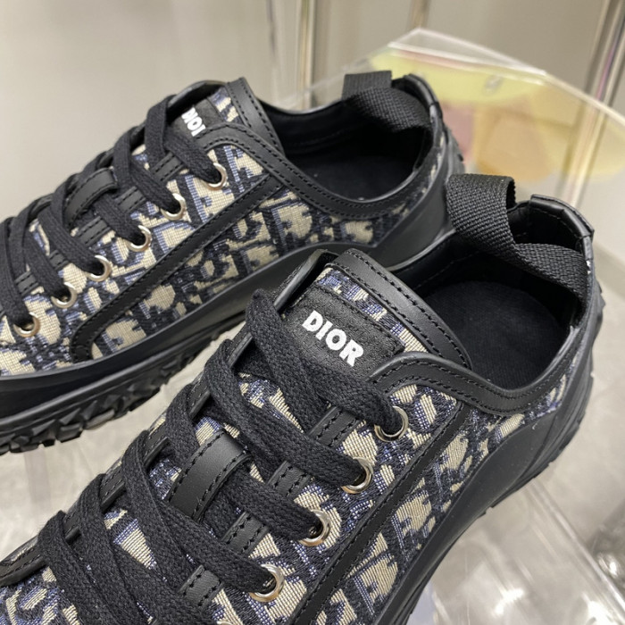 D10R SNEAKER