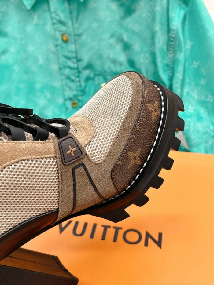 lou1su1tt Boots