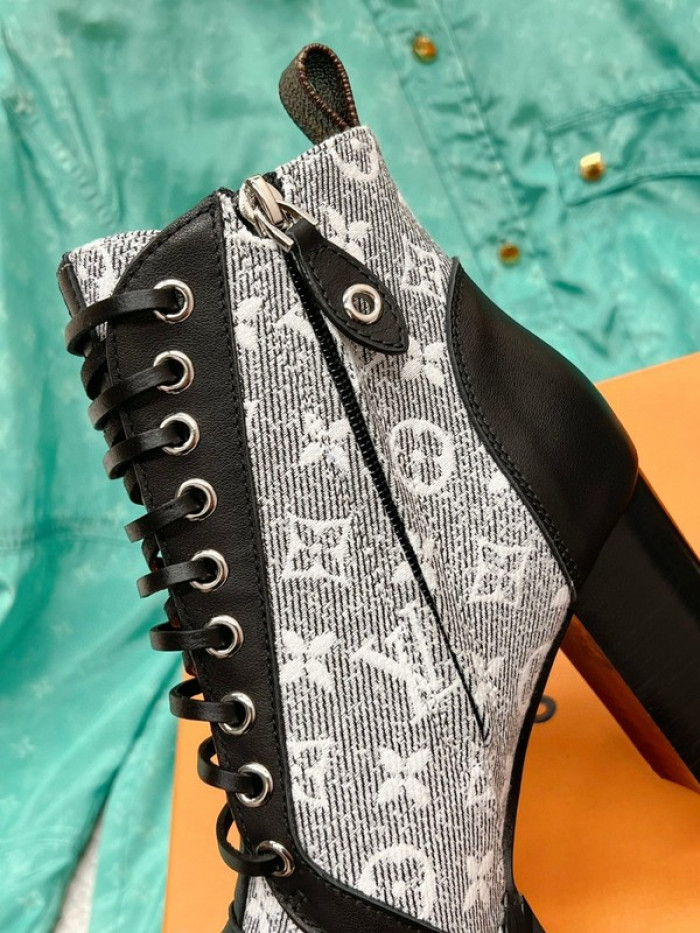 lou1su1tt Boots