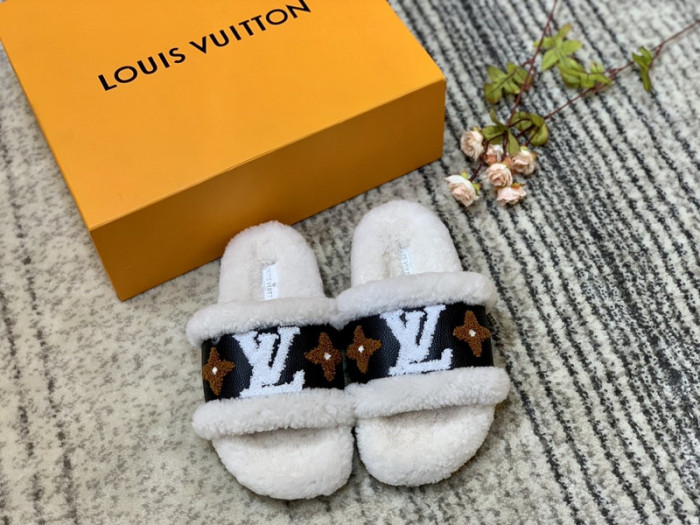 Lou1su1tt slides