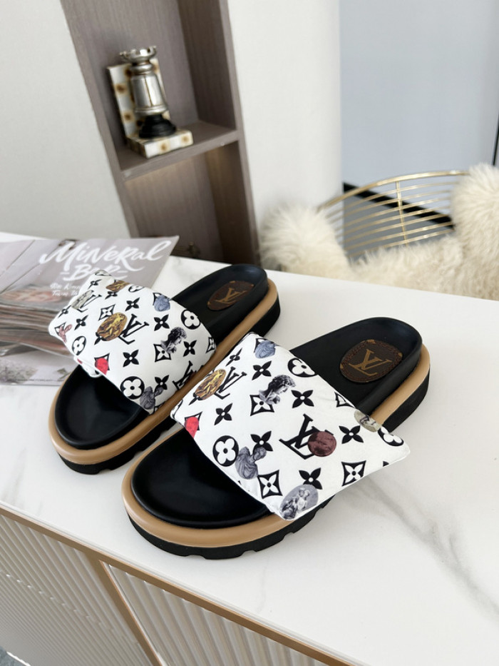 Lou1su1tt slides