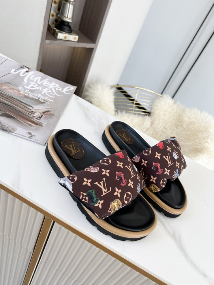 Lou1su1tt slides
