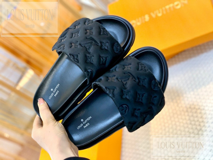 Lou1su1tt slides