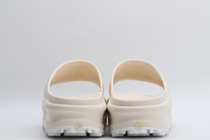 Gu66 SLIPPERS