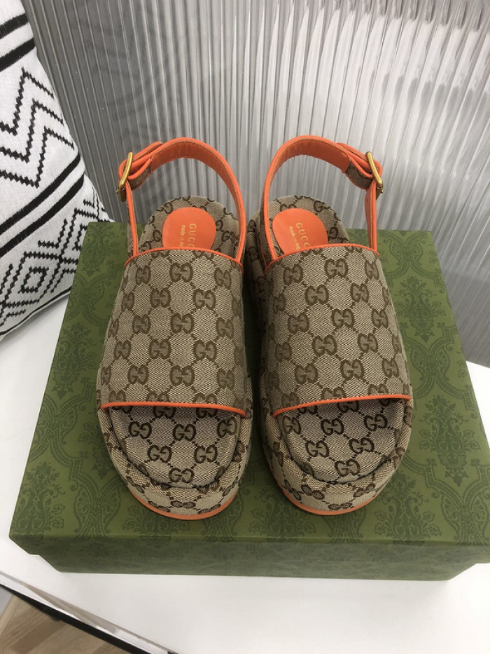 Gu66 SLIPPERS