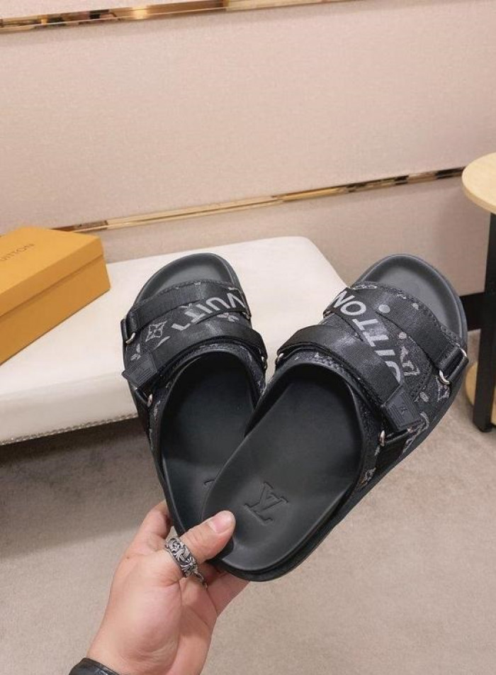 Lou1su1tt slides