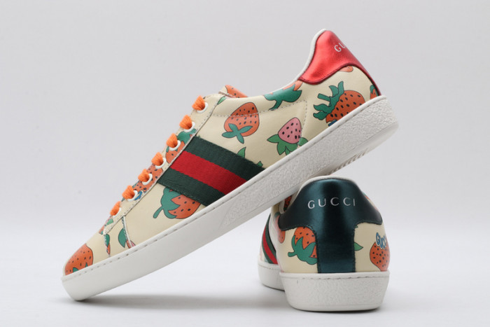 Gu66 Ace Embroidered Low-Top Sneaker