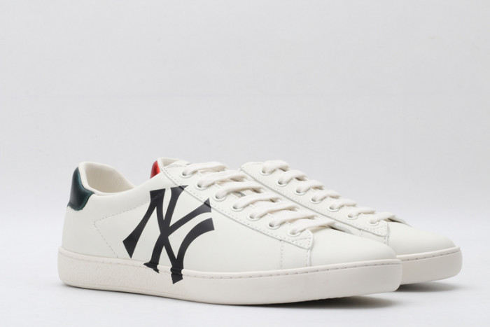 Gu66 Ace Embroidered Low-Top Sneaker