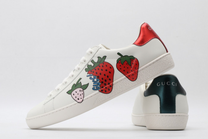 Gu66 Ace Embroidered Low-Top Sneaker