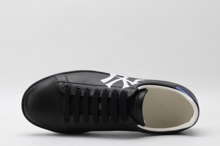 Gu66 Ace Embroidered Low-Top Sneaker