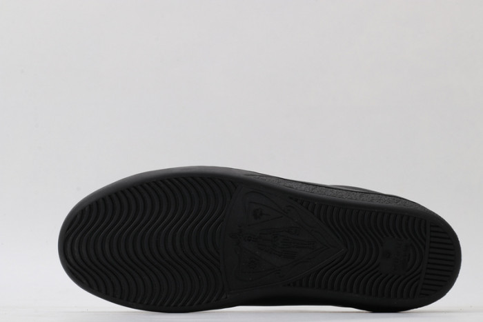 Gu66 Ace Embroidered Low-Top Sneaker