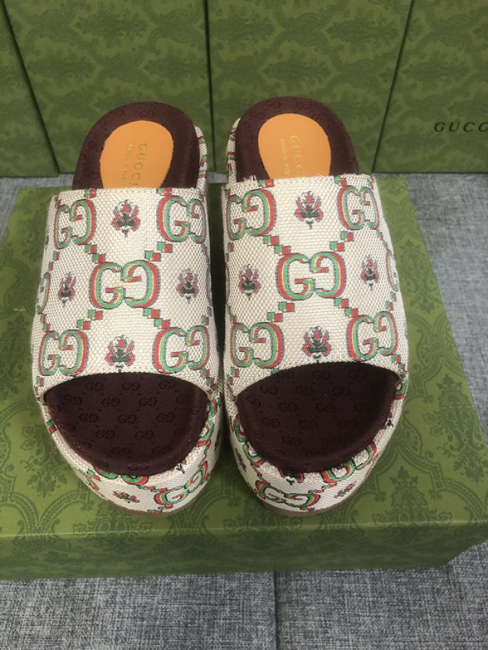 Gu66 SLIPPERS