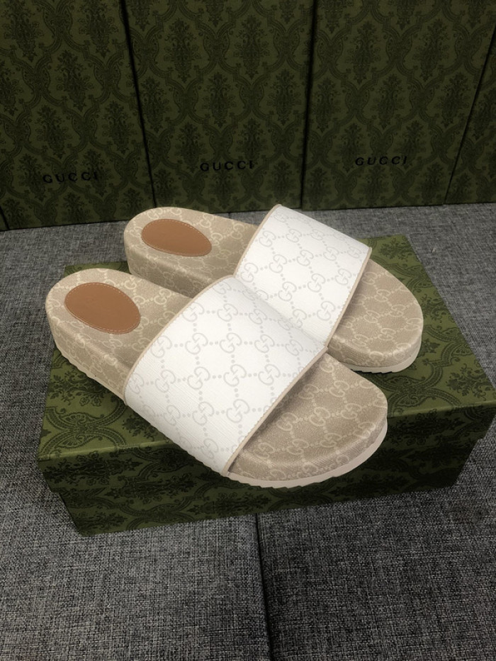 Gu66 SLIPPERS