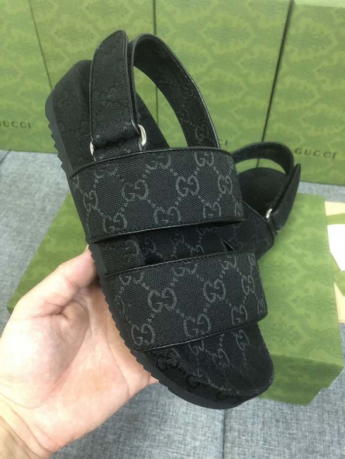 Gu66 SLIPPERS