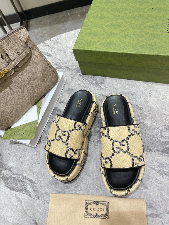 Gu66 SLIPPERS