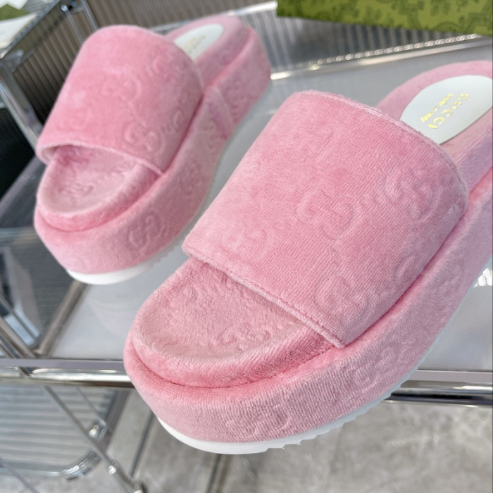 Gu66 SLIPPERS