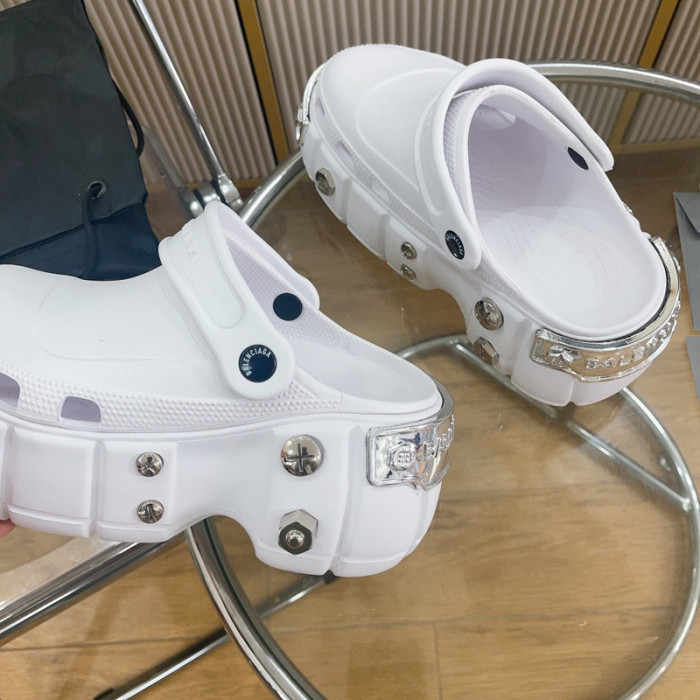 BLCG SLIPPERS