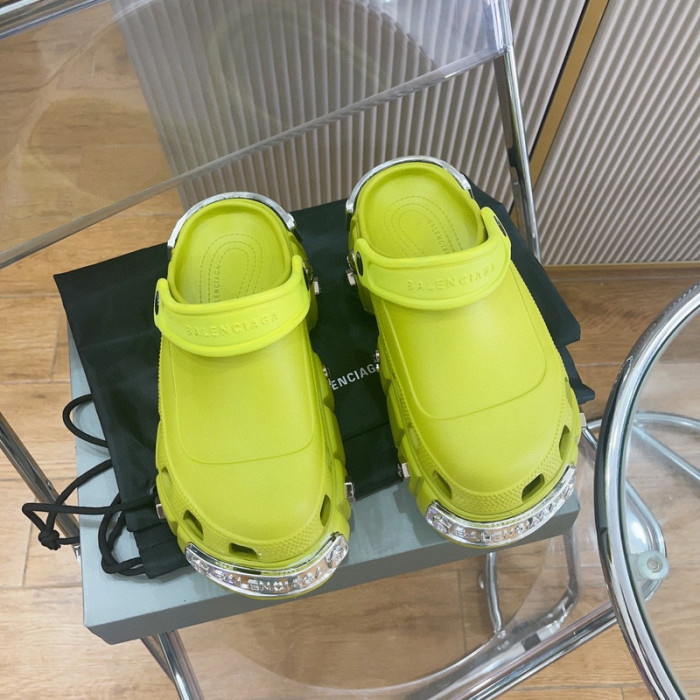 BLCG SLIPPERS