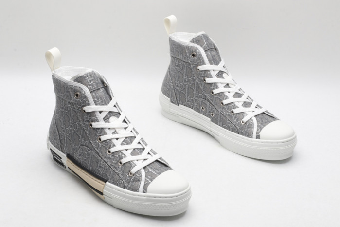 D10R B23 Oblique High Top Sneaker