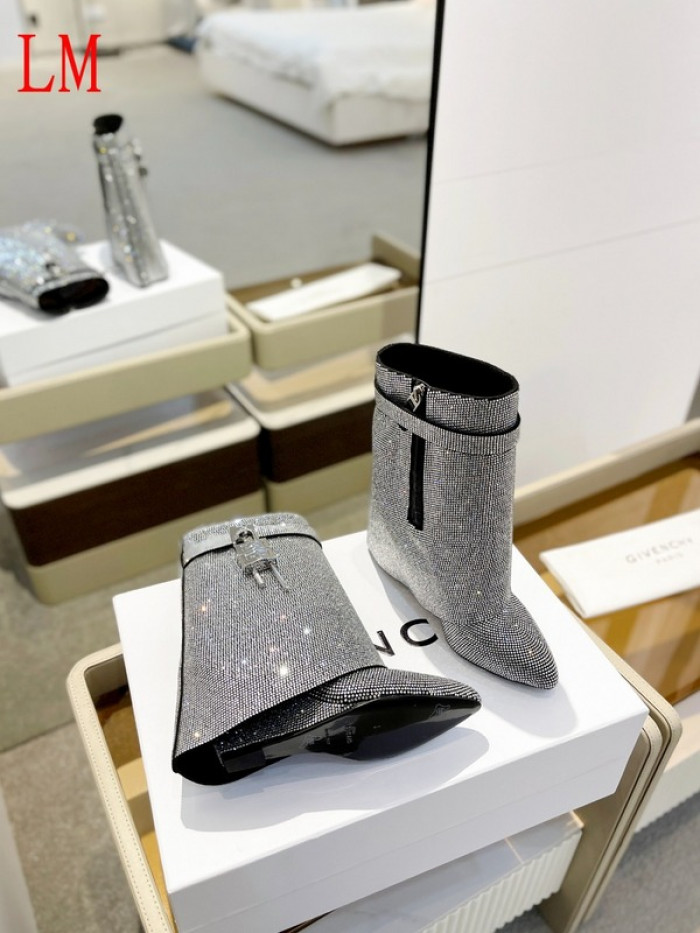 G1VENCHY BOOTS