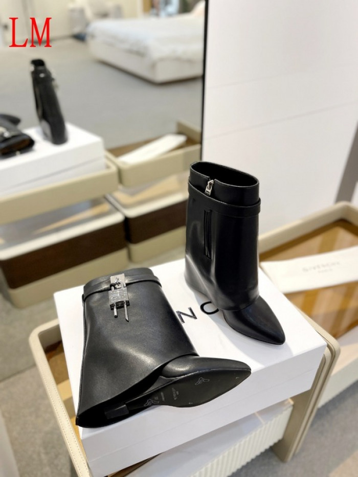 G1VENCHY BOOTS