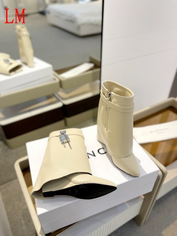 G1VENCHY BOOTS