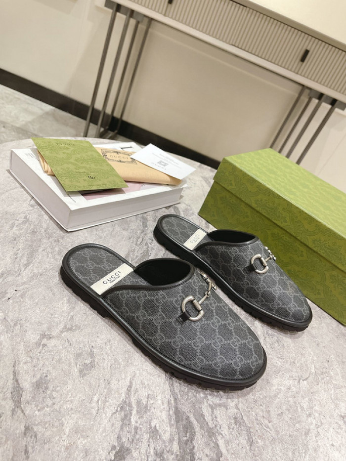 Gu66 SLIPPERS