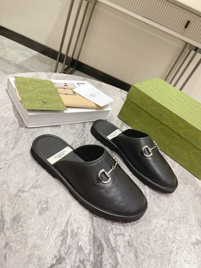 Gu66 SLIPPERS