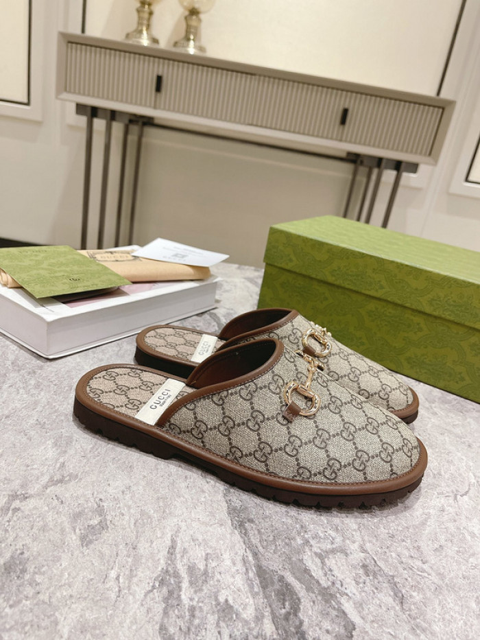 Gu66 SLIPPERS