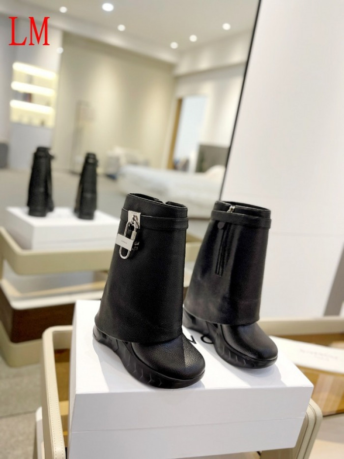 G1VENCHY BOOTS