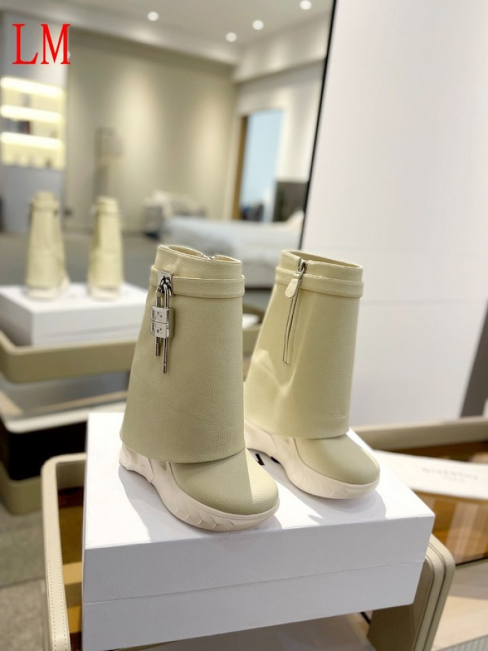 G1VENCHY BOOTS