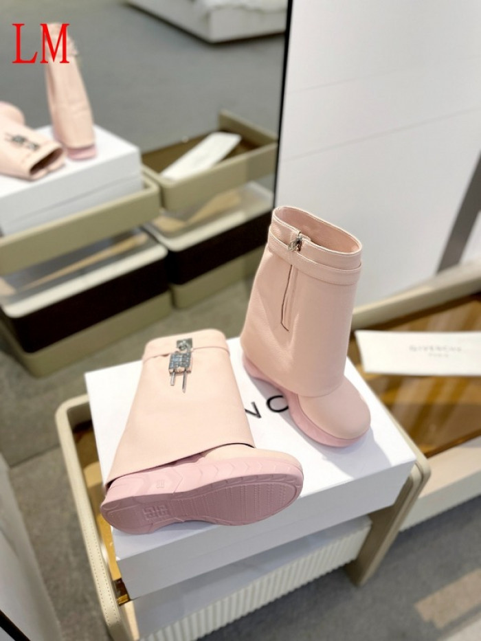 G1VENCHY BOOTS