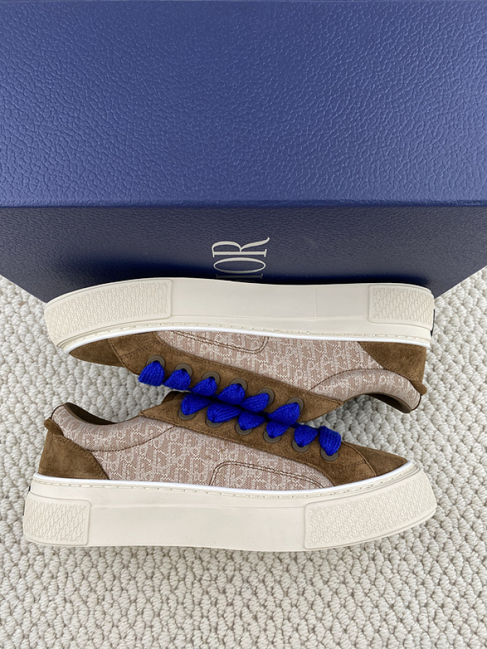 D10R B33 Sneaker