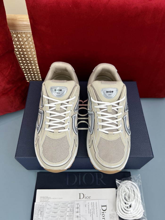 D10R B30 SNEAKER