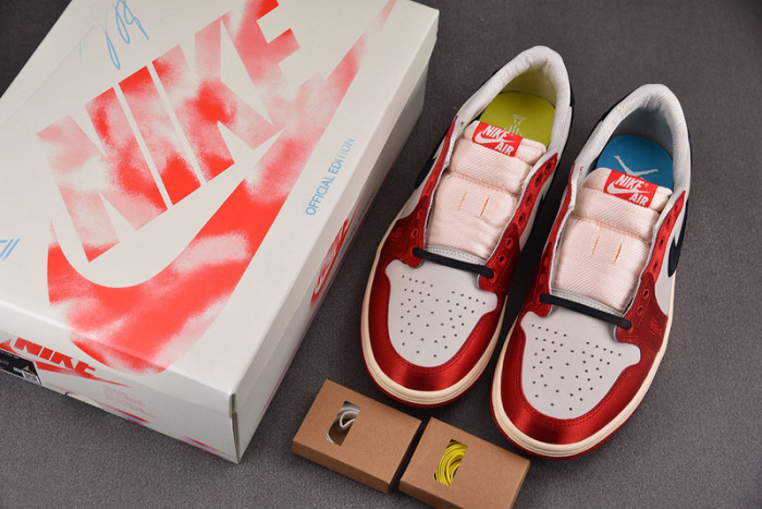 Air Jordan 1 Retro Low OG Trophy Room Away FN0432-100