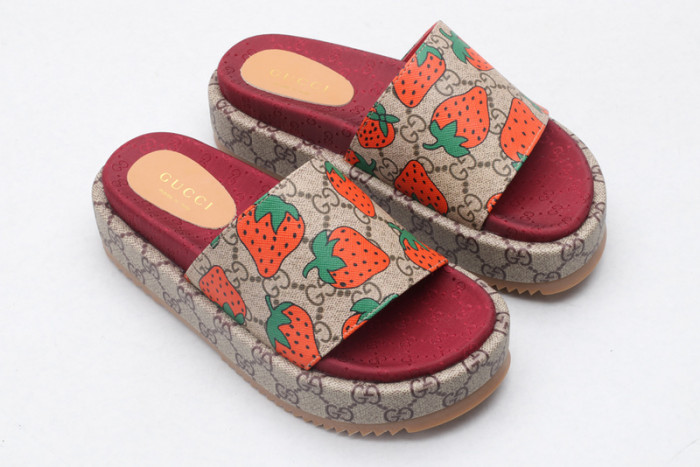 Gu66 SLIPPERS
