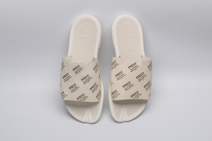 Gu66 SLIPPERS