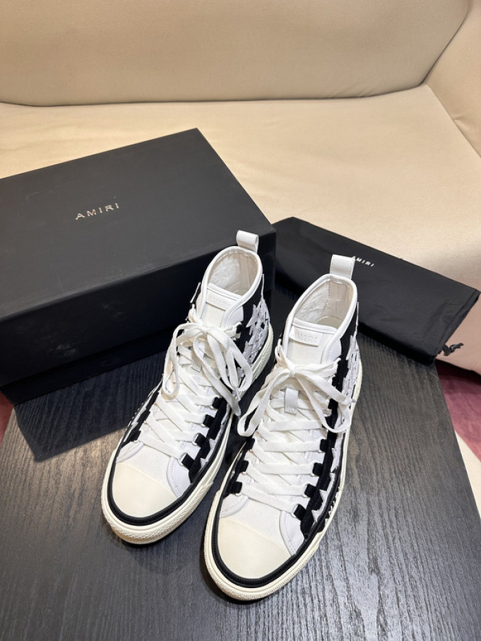 AM1R1 Skel high top