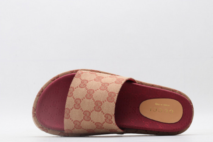 Gu66 SLIPPERS