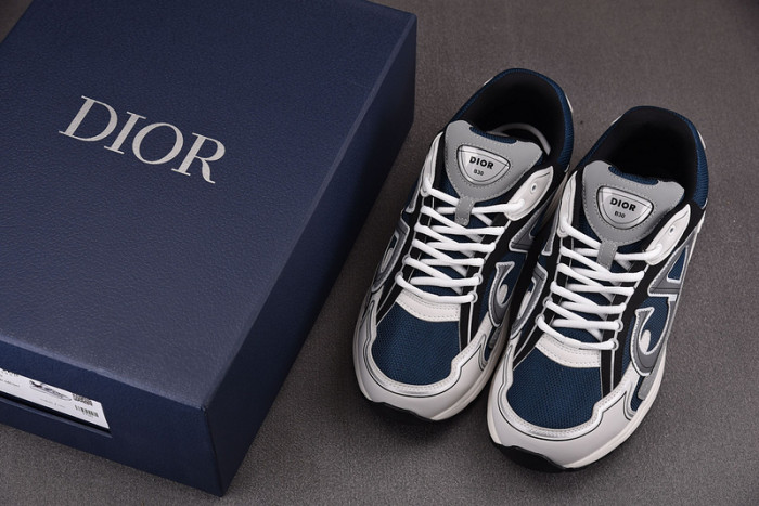 D10R B30 SNEAKER