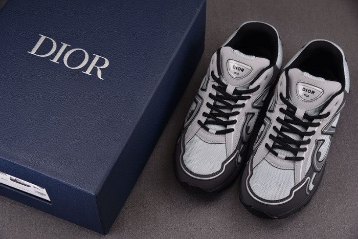 D10R B30 SNEAKER