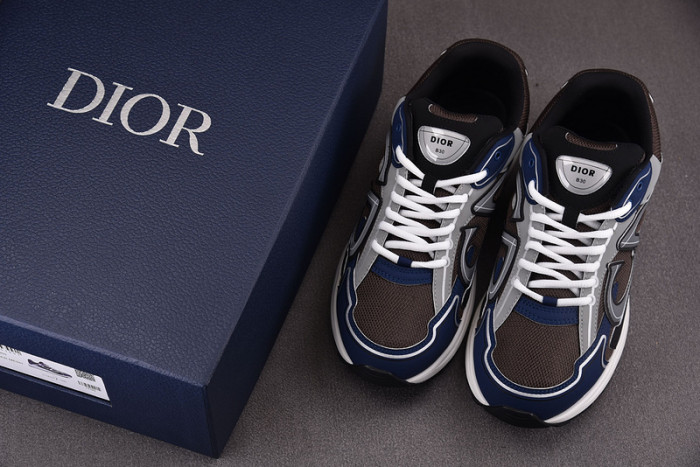 D10R B30 SNEAKER