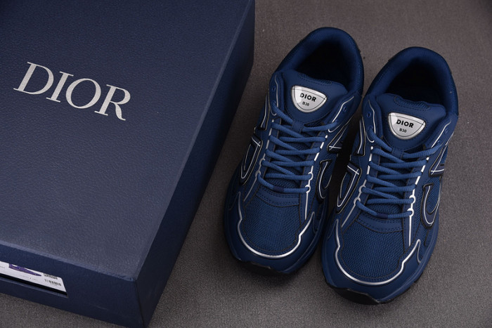 D10R B30 SNEAKER