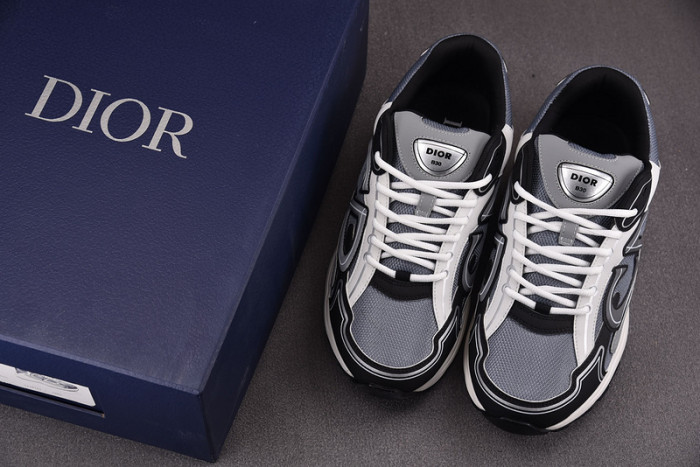 D10R B30 SNEAKER