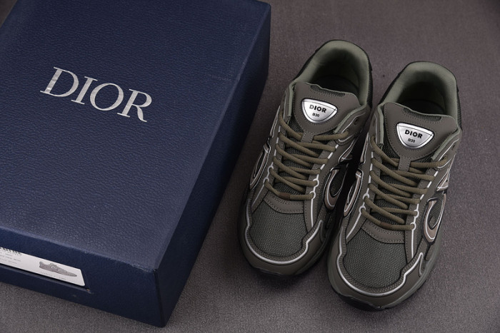 D10R B30 SNEAKER