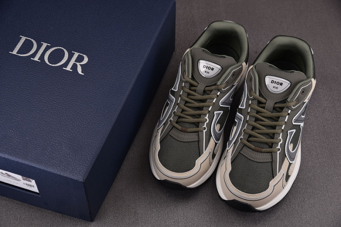 D10R B30 SNEAKER