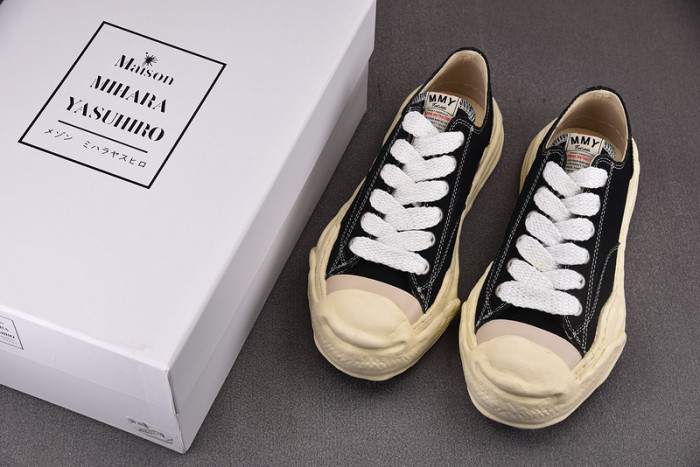 MAISON MIHARA YASUHIRO SNEAKER