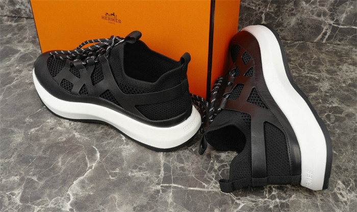H**me5 Sneaker